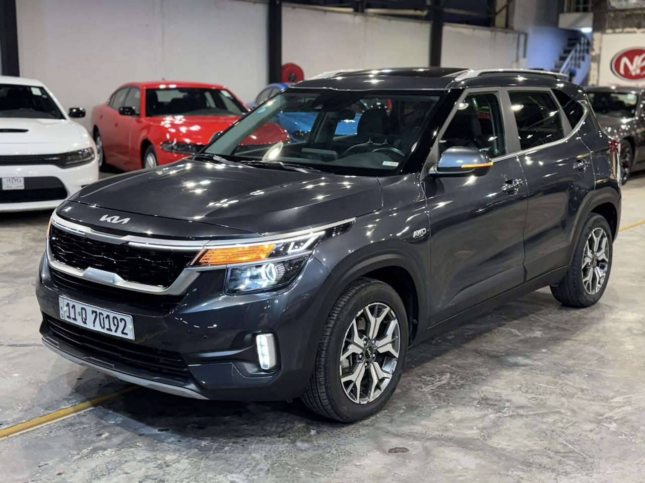 كيا سيلتوس الموديل 2022 EX
نوع المحرك 2000 دوش
عداد المسافة 56 الف ميل
اللون فيلي

حادث السيارة مرفق مع الصور تبديل دعامية امامية اصلية نفس اللون السيارة ليس فيها تبديل اي قطعة وجميع القطع سليمة ولا تحتوي على صبغ ((ايرباك ستيرن وبردة جهة السايق فاتح باقي الايرباكات سليمة))

المواصفات :-
1) شاشة حجم كبير تدعم الابل كار بلي
2) بصمة
3)كراسي جلد
4) كرسي السائق كهرباء
5) فتحة سقف
6)تدفئة مقاعد امامية
7)قطعتين تبريد
8)مانع انزلاق
9) تحكمات مقود 
10) نظام نزول منحدرات
11)فور ويل
12)ثلاث انضمة قيادة
13)رادار امامي وجانبي
14) توقف ذاتي
15) تحديد مسار
16) تشغيل عن بعد
 

مكان السيارة بغداد معارض البياع الشارع الاول من جهة المتنزه
للتواصل والاستفسار ومعرفة السعر 
***********
