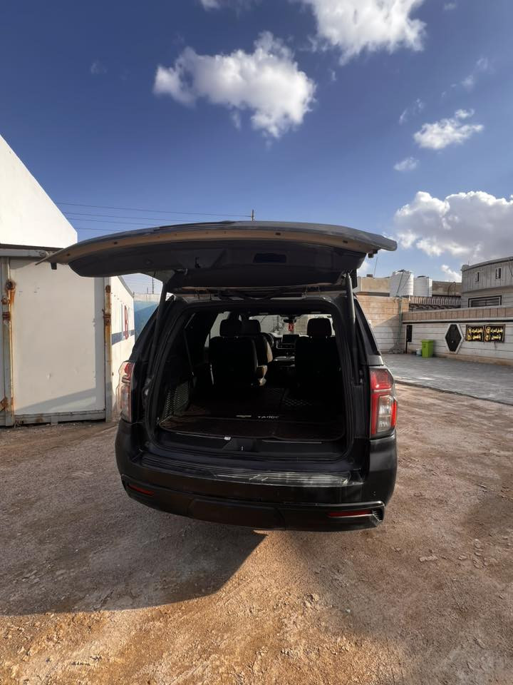 سلام عليكم تاهو مديل 2022 ديزل السياره بسمي تحويل ثاني يوم السياره مصبوغه عام داخل جلد رقم بصره جديد السياره فول عده الفتحه السياره جديده وخير من يم الله بيها حادث بجم السعر 3 شدات وبيها مجال المكان البصره الزبير رقم الهاتف ***********
