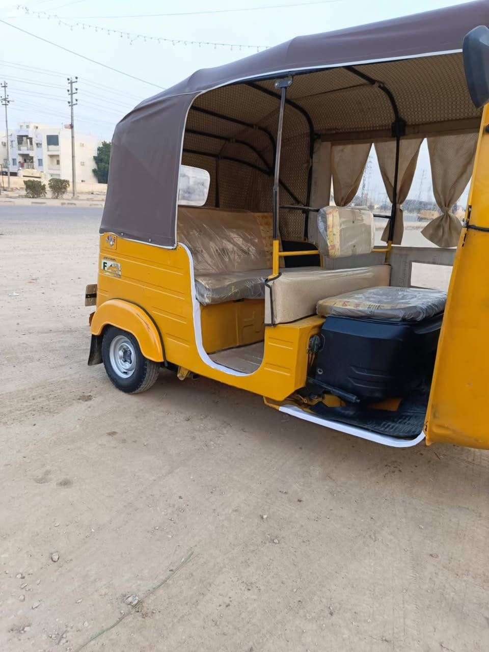 تكتك 19 مرقم داخله ب2020 شهر 2 بيه لغد واحد معجون فقط تكتك جاهزه ماشه + كابريتر شركه + تجفيت شركه + شوته+ تخم تاير تكتك جاهزه ما بيه نقص مال جناي السعر 5 و500 وبيه مجال المكان العماره حي العسكري ***********
