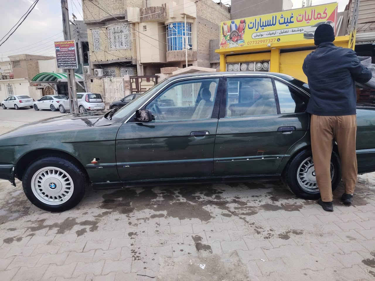السلام عليكم بي ام 525 موديل 91 سياره مكفوله من الضربه مصبوغه جماليه كيرو مكينه مكفولات رقم صاحب السياره ***********

