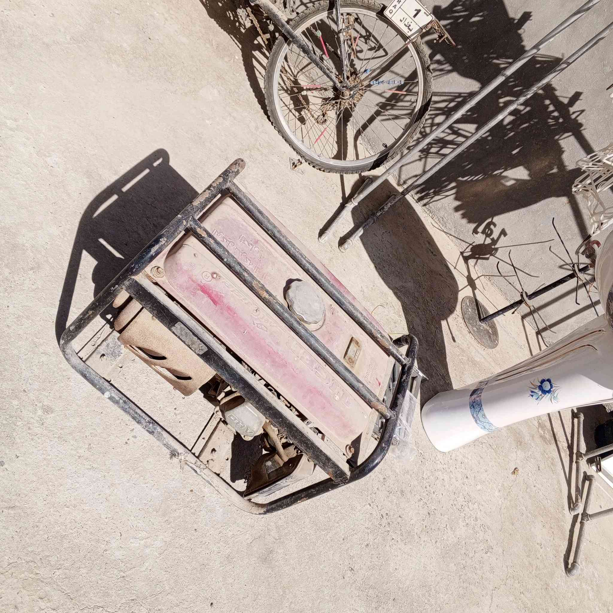 السلام عليكم يوجد اغراض لبيع مولده مع مغسله مع رفوف مع تعاليك لبيع العنوان بابل ***********
