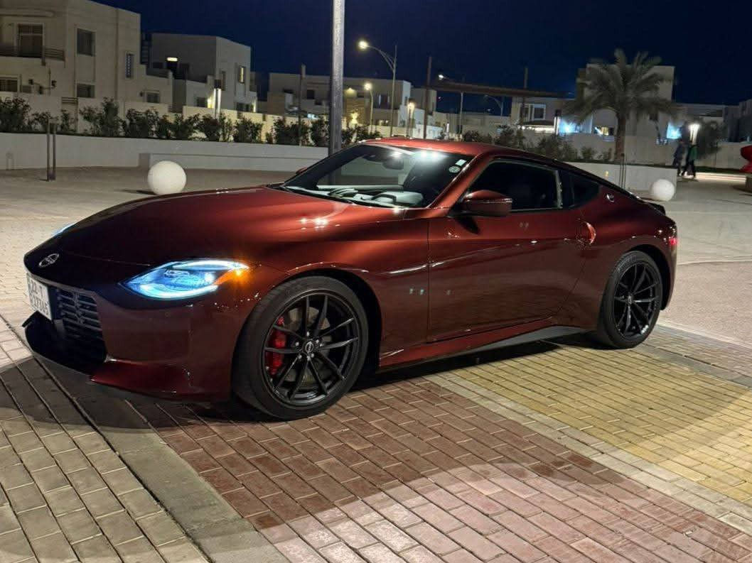 🚨🔥 نيسان Z… وحش ياباني بكير عادي 😈🔥
2024 Nissan Z Performance

💥 زد بيرفورمانس – متعة قيادة حقيقية 💥
الموديل: 2024
المحرك: 6 سلندر Twin Turbo 🚀
الكير: عادي 🔥

━━━━━━━━━━━━━━━
🔥 الحالة:
فول مواصفات 💯
حادث جاملغ خلفي بالهلال + ربع باب
ضربة خفيفة جهة الصدر
الباقي مكفول من كلشي ✅

━━━━━━━━━━━━━━━
🚀 المواصفات والإضافات:
تغليف PPF كامل 🔥
ضمان 10 سنوات
تخم تاير جديد 🛞
كاردن Carbon Fiber بلادي
(يجي فقط بالكير العادي 😈)
مقاعد كهرباء
تدفئة كشنات 🔥
رادار أمامي
سيارة متعوب عليها وما بيها نقص

━━━━━━━━━━━━━━━
🔥 سيارة شبابية + صوت + أداء مرعب
🔥 فرصة نادرة لكير عادي

━━━━━━━━━━━━━━━
💰 السعر؟

اكتب (Z) بالكومنت 📩
ويصلك السعر مباشرة على الخاص 🔥

━━━━━━━━━━━━━━━
🚨 عندك سيارة للبيع؟ 🚗
أرسل الصور والتفاصيل، وسنقوم بعرضها على صفحتنا مجاناً 🔥

━━━━━━━━━━━━━━━
📞 ***********
