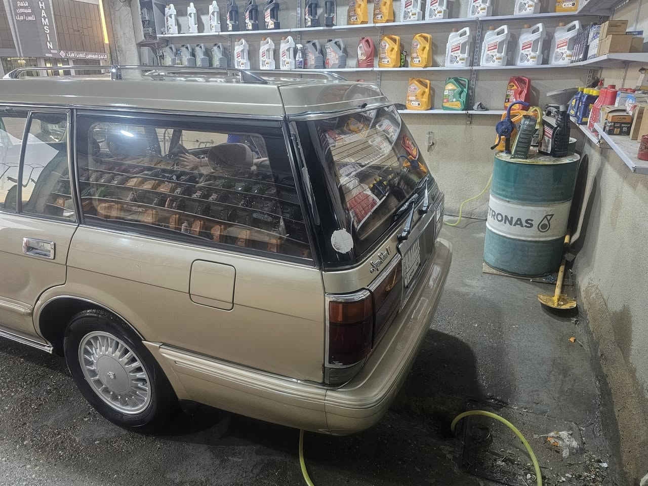 سلام عليكم سياره للبيع موديل ٩٣  نجف  ضعف بل كير  مكينه ونجي سعر  ٦٠  عنوان ناصريه مركز  ***********
