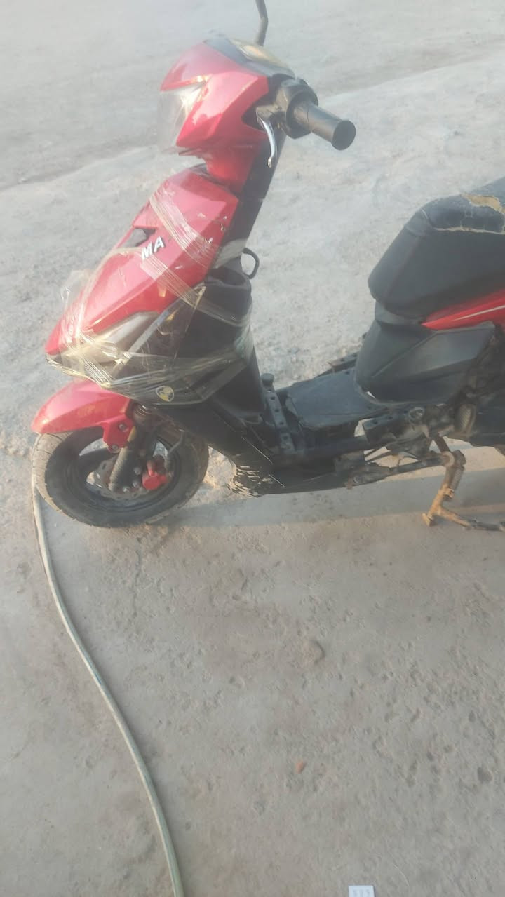 سلام عليكم 
هاي دراجة  كفرات  تعبانة وبيها تبخير للبيع
٢٠٠
***********
