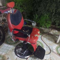 كرسي حلاقه للبيع سعره 75وبي مجال 07833632143