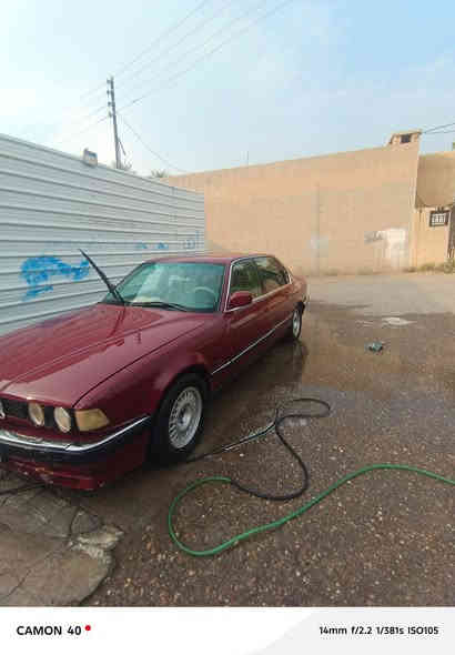 السلام عليكم ……من رخصة الادمن 

للبيع / BMW موديل 1989 مكينه 3000 مفتوح حجم 730
سياره مابيها ضربه صدر امامي خلفي 75% 
رقم بغداد تحويل مباشر  سنويه بأسمي  
كشنات كهرباء تحكم كامل مع مسند الرأس كهرباء هم 
باتري جديد  سلايد شغال كهربائيات كلها شغاله +اناره داخليه كلها شغاله البلادية 
بيها بس الدعاميه الاماميه بلاديه فقط خلعت اثر طخه الطابق الاسفل مالتها وطخه بالچملغ الايمن موضحه بالصوره 
للاستفسار اكثر 
***********
متواجد نت ورصيد 
سيارة مكانها بغداد
السعر 50 وبيها مجال
