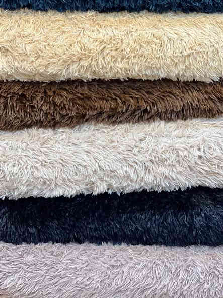 متوفر الان وجبه جديده
ارضيه فرو كثيف وخامه ناعمه 
الوان انيقه وزاهيه 
ظهر محبب مانع للانزلاق والرطوبه 
ألقياس  👇
2×3  قياس ستندر كامل
المسيب السوق الكبير محلات رضا الجاروش شارع زين العابدين للحجز واتساب فقط ***********
يتوفر توووصيل
