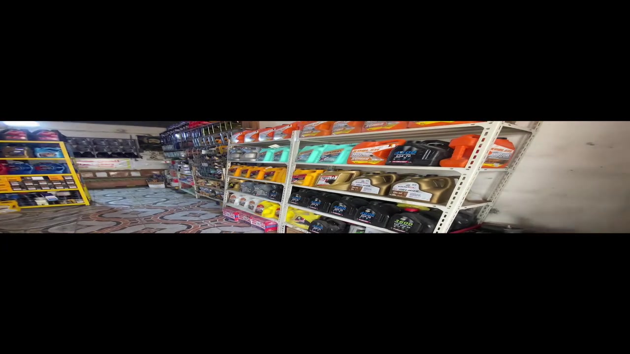 السلام عليكم يتوفر لدا خدمات السلطاني من ارقى الزيوت والبراندات العالميه وشرط الضمان الحقيقي زيت تخليقي بلكامل اضافه الى الفلاتر الاصليه جميع انواع السيارات ويتوفر
 محسن بانزين وفلاش مكينه  وماء راديتر زيتي اصلي  ايضاً زيوت دراجات 🏍️بجميع انواعها /خدماتنا سريعة وبأعلى جودة  / العنوان وريه سيف سعد مجاور اسواق سنتر ٣٠ 

*********** حسين السلطاني
***********حيدر‬ السلطاني
