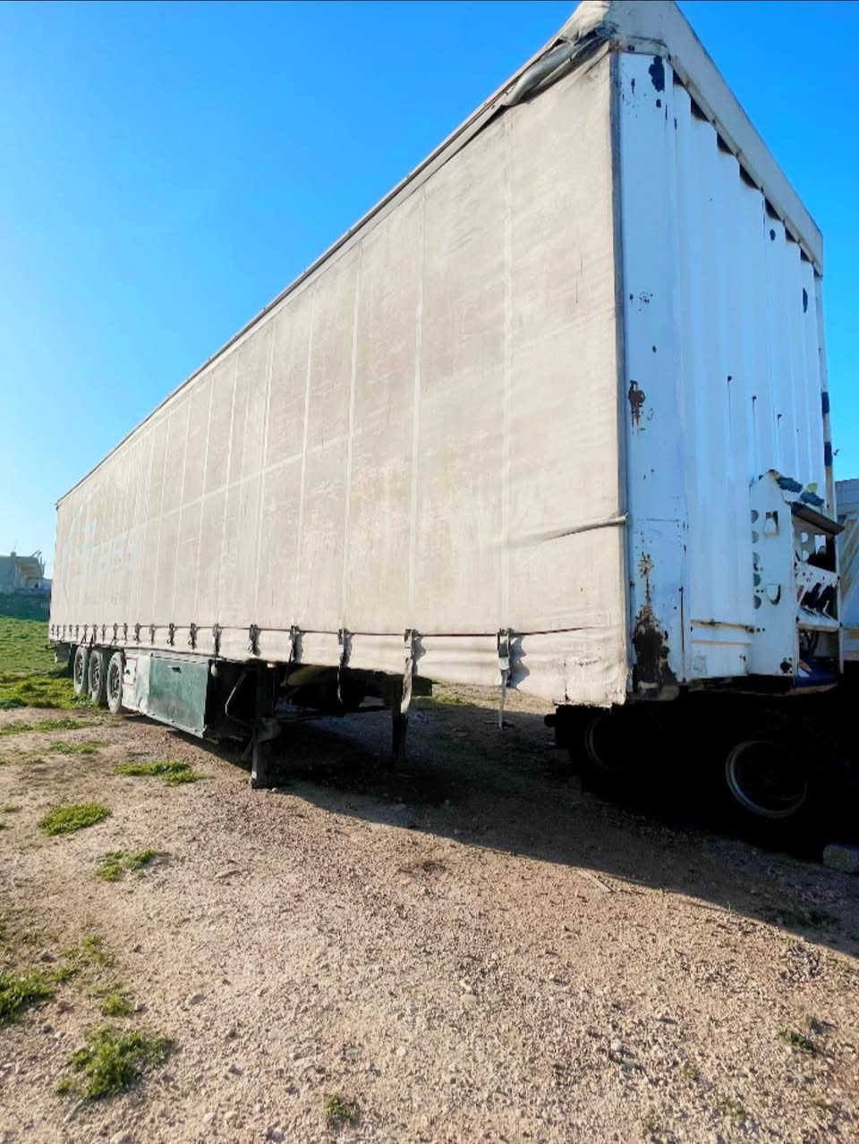 سلام عليكم عربانه كرونه منفيس جديد ومكفول مجموعه بيبي سحال رفاع دسك ابريك على الخارج ثلاجه ومطبخ وسبير جاهزه للشغل الاستفسار والمعلومات الاتصال على الرقم 
***********
***********
