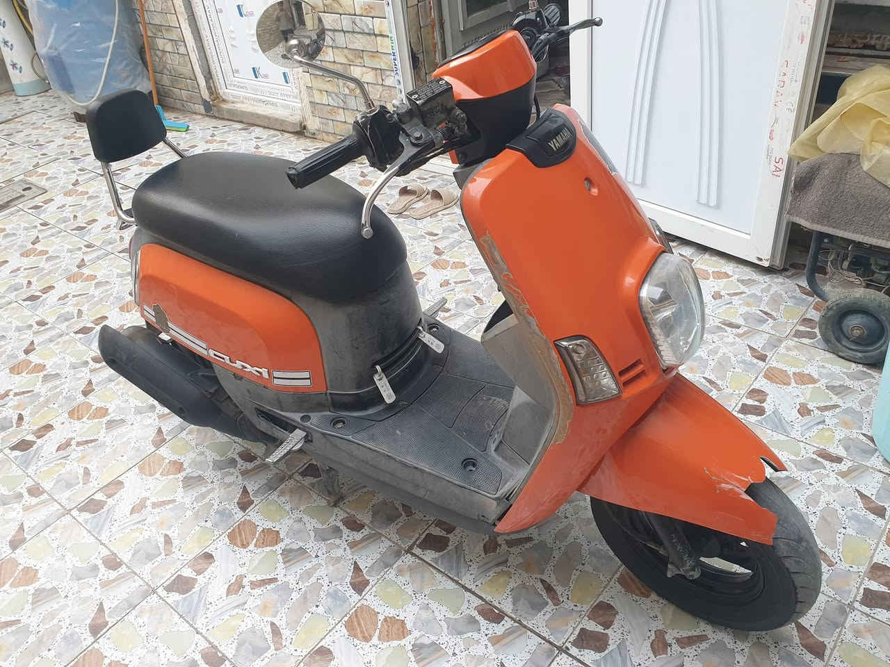 بوليس موديل 2009 نوزل
عداد الكتروني

ختم واحد من طول للطول

گير ومكينة مكفولات برغي مامجيوس

عوزها كم شغله كمالية لا اكثر
اشارة
جاملغ وكفر يتصلح

*ملاحظة الكفرات بلادي بس مصبوغات لون الدراجة سابقا رصاصي وعندي مقطعها

و اكفلها الك من السرقة

***********
