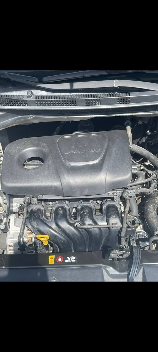 السلام عليكم اكسنت خليجي موديل 2019 سياره فول تحكم شاشه كامره فتحه سقف ويل كب السياره ماشيه  100 اشاير بلمري مري شفط محرك 1600  تبريد ثلج هاتف *********** السياره بنيد مبدل فقط بس الدعاميه بلادي وعندي صور الحادث
