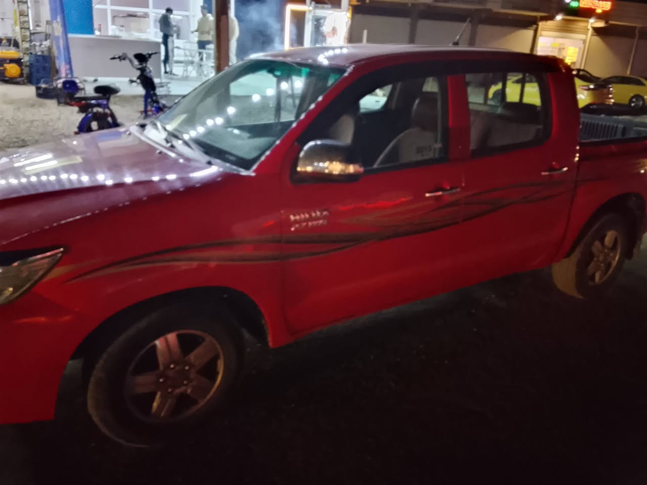 عندي تويوتا موديل 13 السياره اوتوماتيك محرك مقفول كفاله عامه الرقم ديالى مميز رقم الهاتف ***********
