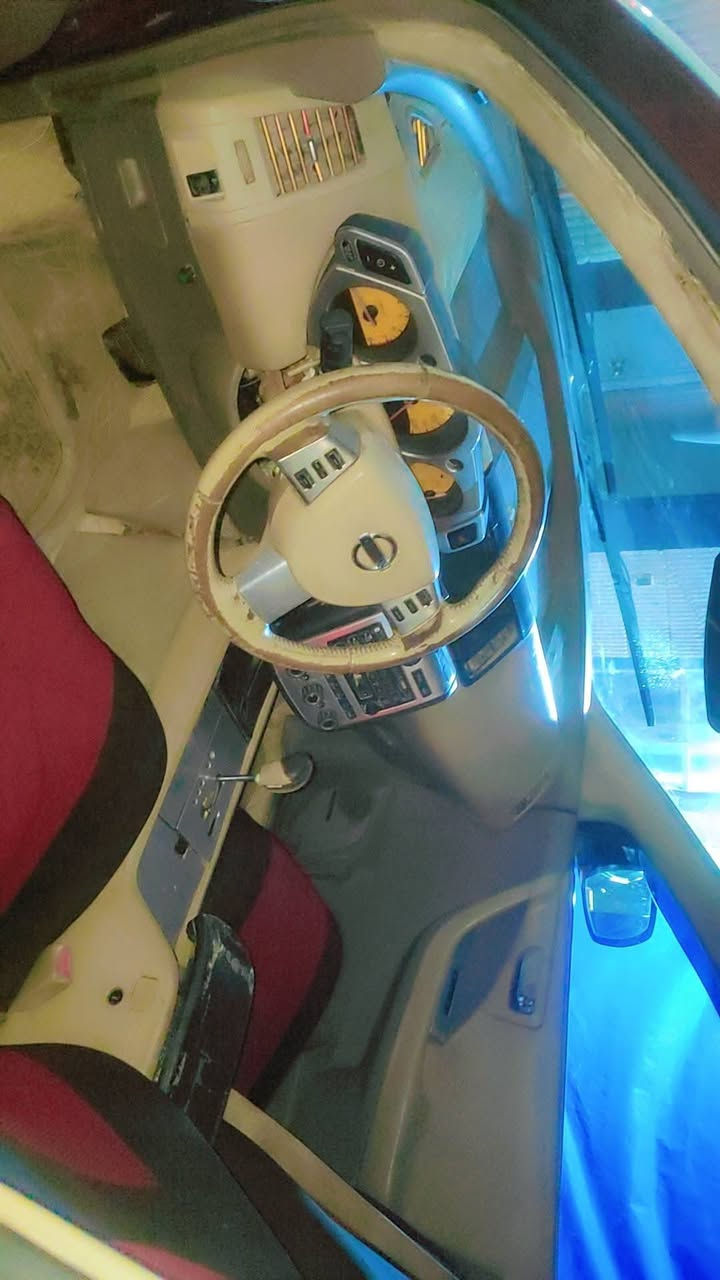 السلام عليكم نيسان مورانو 2008 فول واحد على واحد كشنات كهرباء السائق والصدر فتحه بالسقف بس يرادله صيانة الفتحة ماطور شغال  وارد امريكي مثل ما موجوده بالصوره نظافة 80% سياره نقصه تبريد محرك محور (يابان كامري ابو الجف) درايم بلاد مو لحيم سستم سماعات وكهربائيات شغاله فول السعر $65وبيه مجال الرقم *********** واتساب
