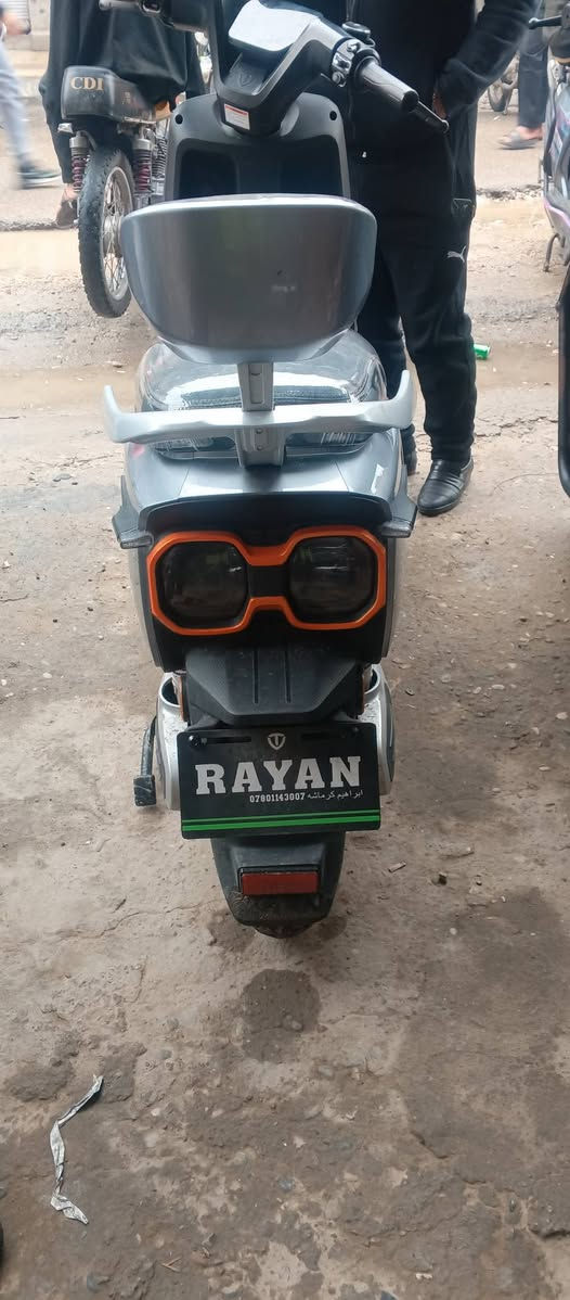 سلام عليكم  اخون  درجا ريان  ابو عيون  للبيع 

درجا  كدم 👀 

درجا كلش نضيفا 

بس كسر الي بل صور

مشي كلش قليل

مستخدم شهر ونص بس 

الاستفشار اتصل على الرقم

كورك /***********

اسيا   /***********

سعر  { 750}
