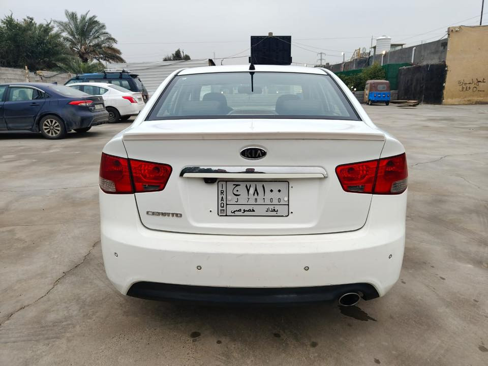 السلام عليكم للبيع كيا سيراتو م 2013 خليجي فول موصفات فتحه بصمه شفتات بصمه أبواب  رقم بغداد مميز بسمي محرك كير صدر ضربه مكفوله بيهة صبغ قطعتين وبارد شويه بل باب السعر ١١٠ وبيهة مجال للشراي ***********
