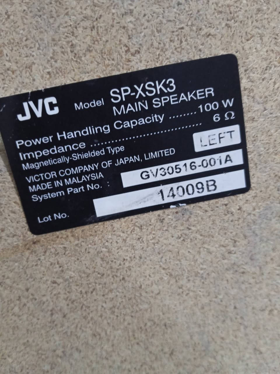 السلام عليكم سماعات JVC 100w نضيفات جدا شغالات بالكامل للستفسار راسلني وادلل


**إذا كنت صاحب هذا الإعلان وتريد حذفه لأي سبب، رجاءا أرسل رسالة إلى الدعم الفني**