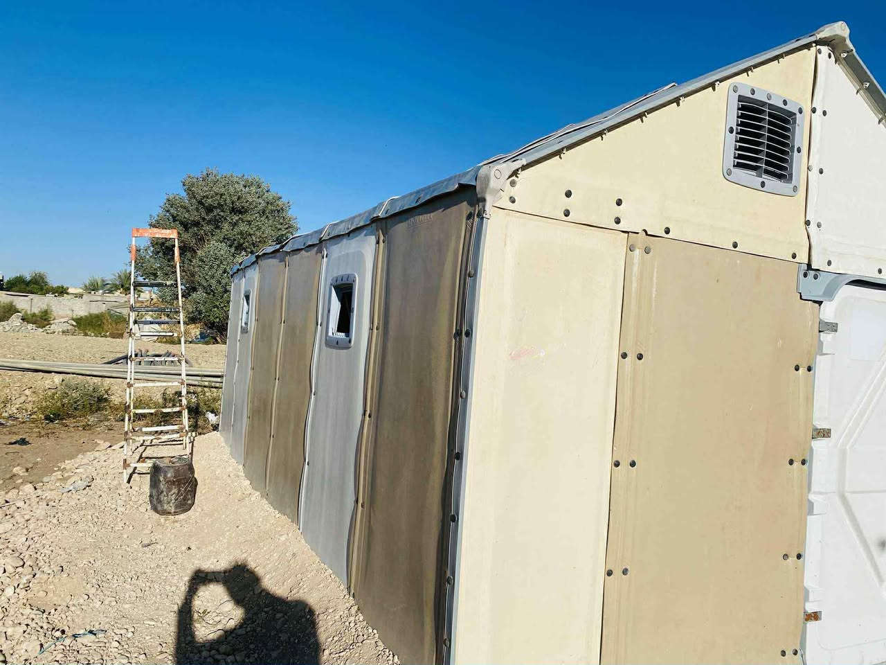 السلام عليكم 

اخوان عندي هذي الخيمه البيع شرط نضيفه تجي شوفه بعينك 

اخوان السعر ع الرقم ‭0770 946 4496‬
