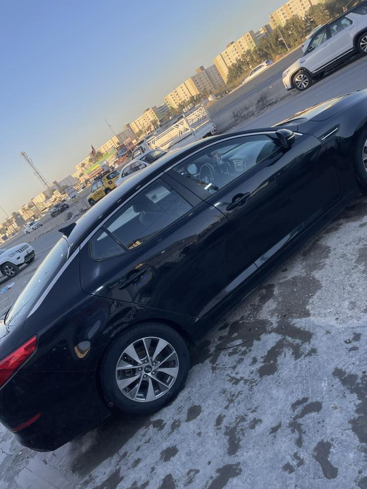 السلام عليكم سيارة للبيع نوع كيا اوبتما موديل 2014محرك 2400وارد كندي سيارة مكفولة كير محرك على وضع الشركة استخدام شخصي حادثها فقط دعامية كما موضح بالمنشورصور الحادث وبيها رش صبغ باب السائق اثر شخوط السيارة باسمي رقم بغداد الإنكليزي سنويه 2030 رايدها 110وبيها مجال للتواصل على الرقم ***********
