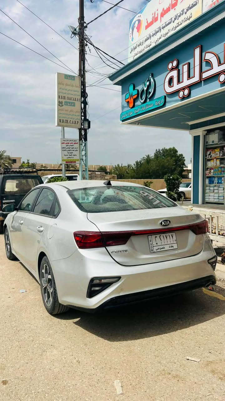 #كيا فورتي موديل ٢٠٢٠ وارد أمريكي محرك ٢٠٠٠ رقم بغداد . 
السياره مواصفات عاديه وماشيه ١٠٠ الف ميل. 
حادثها جاملغ  وبنيد (الجاملغ تبديل و البنيد صبغ) والباقي مكفول وصور الحادث بالمنشور. 
جاهزه ربع دينار ما تصرف عليها و كلشي بيها على البلاد 
#السعر ١٢٥  ورقه وبيها مجال 

#للاستفسار الاتصال عل الرقم ***********
