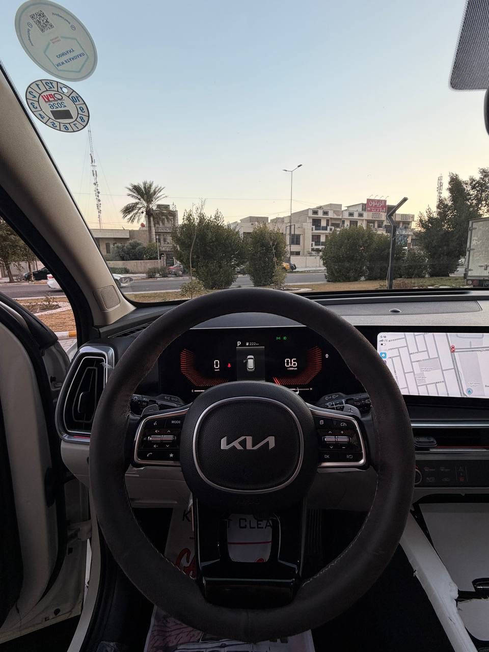 كيا سورنتو 2025  وكالة نيم رقم اربيل السيارة مكفولة كفالة عامة من الضربة والصبغ والبارد والشخوط ماشية (40 )الف 6 سلندر ⚫️  السيارة بانورما كشنات كهرباء بصمة ويل 19  داخل انارة لد متغير الالوان وكير ماوس وباقي المواصفات معروفة
 السعر  (328 ) 
رقمي ***********
