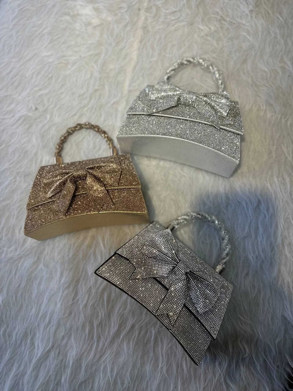 جملة و مفرد  …
حقائب كوالتي عالي 
تواصل معنا 🌸👌🏻
لدينا خدمة التوصيل لجميع محافظات العراق 🚕
📞  WhatsApp ***********
