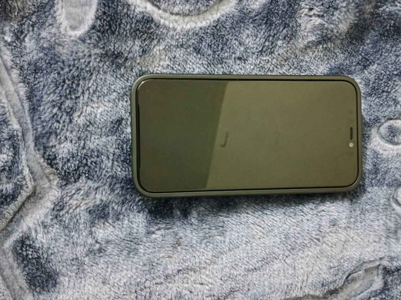 ايفون 11 برو 
مبدل شاشه وبطاريه بس جهاز نضيف وميصرف شحن ابد السعر ٢٢٥ وبي مجال بسيط العنوان بغداد الحميديه 
التواصل ***********
