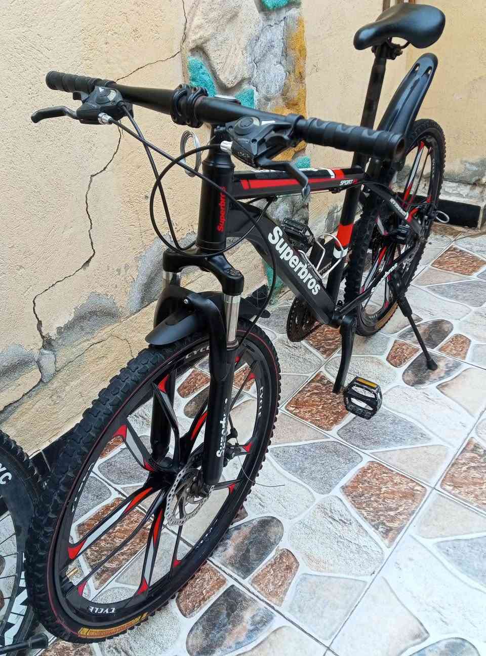 سلام عليكم للبيع بايسكل ياباني ثضافته 100 / 100 حجم 26 بايسكل كامل مكمل سعره 90 الاستفسار على الارقم *********** بيء واتساب او خاص واني بخدمتكم
