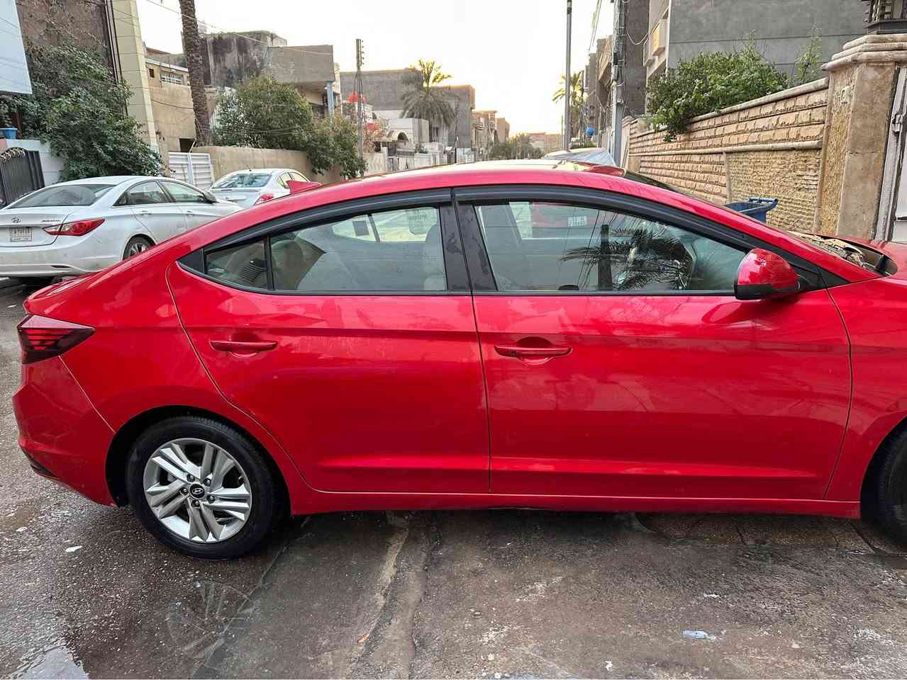 النترا موديل 2020 فول مواصفات سنويه بأسمي تحويل او وكاله جاهزه من جميع النواحي بدون اي نقص حادثه فقط بنيد بدون دواخل ايرباك ستيرن فقط 
مراوس او بيع 
مكاني بغداد
السعر 143
*********** بغداد, العراق
