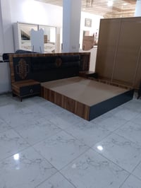 للبيع سيسم + ميز فقط الشراي يتصل على الرقم التالي 07738337515