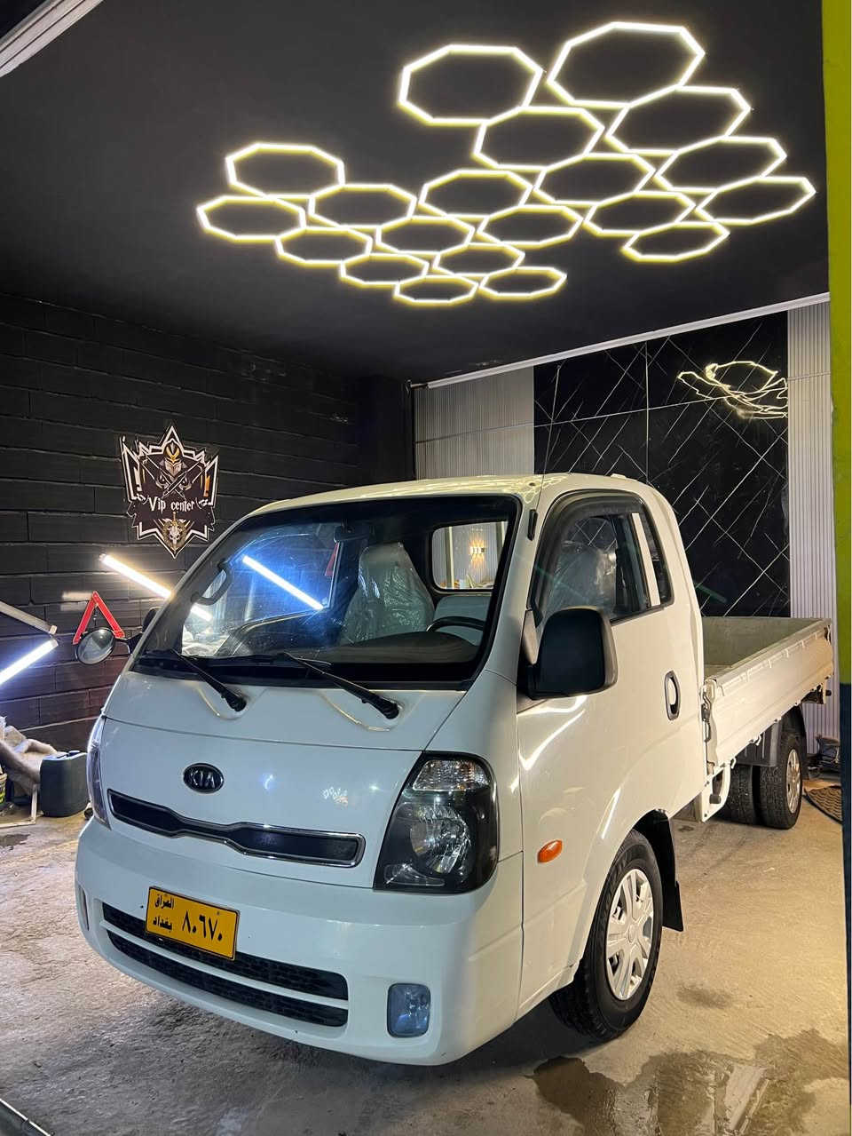 سەرەتا بە ناوی خودا 
کیا دوتەنی  ٢٠١٣ بڕاوە بڕاوە 
کامل جاهیزە تەنها برێکی نا بەسراوە 
مەکینەی٣٠٠٠ سۆپەرە ت
تایەی تازە 
ناوبۆدی تیایە 
زۆر جوانە سەیارەکە 
قەترە ڕزیوی نیە 
لەهەڵەبجەی شەهیدم ٦٨$ قوفڵی 
***********وەتس ئەپیلەسەرە حلبجة, السليمانية
