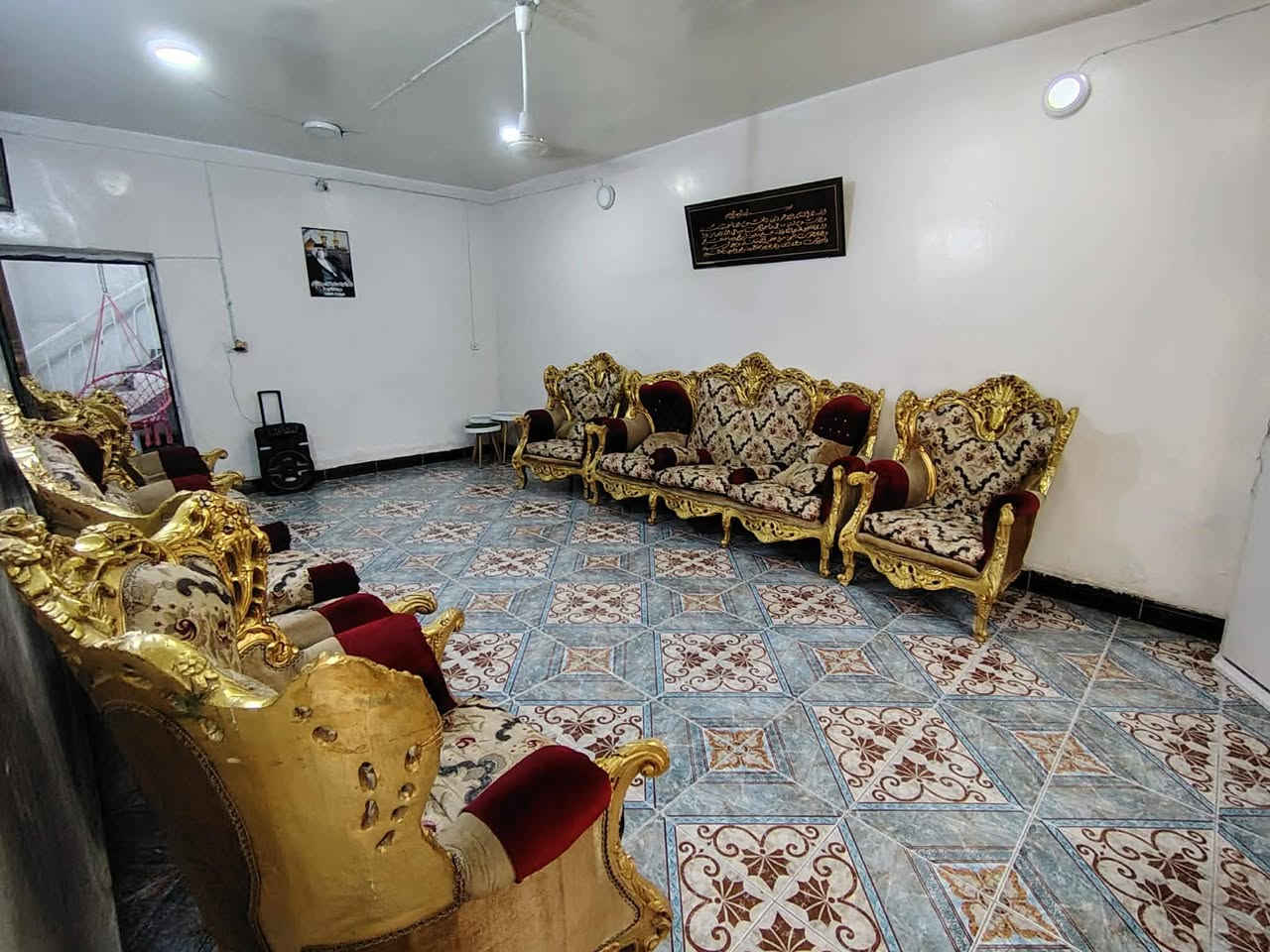 بيت للبيع كوت الفلاحيه قرب مركز شرطه مساحه 200متر واقع حال 250متر خدمات كامله ماء كهرباء مدارس مجاري تبليط لبيت طابقين..... يتكون لبيت من.. 4غرف نوم.. هول.. مطبخ.. استقبال.. مجمع صحيات... كراج... حديقه.... سعر 190مليون وقابل للتفاوض


**إذا كنت صاحب هذا الإعلان وتريد حذفه لأي سبب، رجاءا أرسل رسالة إلى الدعم الفني**