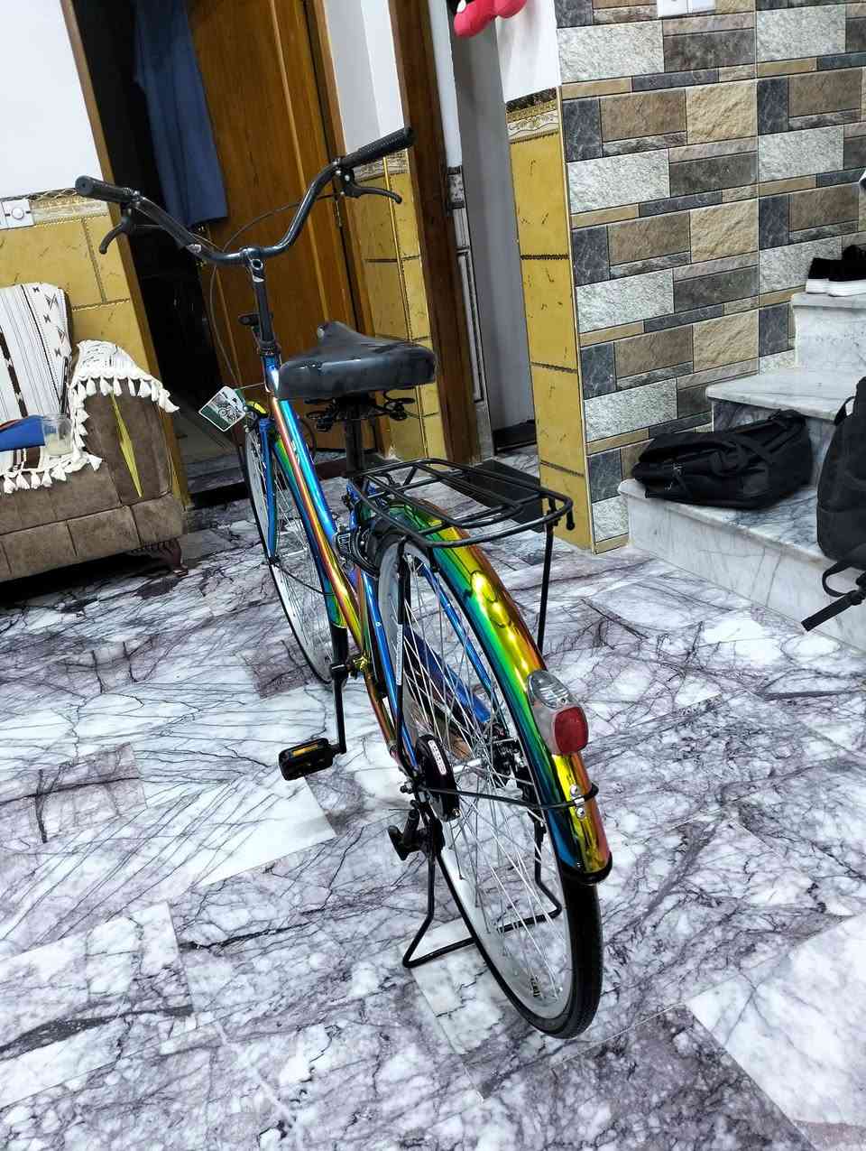 السلام عليكم بايسكل بطه حجم 26 سبع الوان ياباني السعر 120 وبي مجال بغداد المشتل رقم الهاتف ***********
