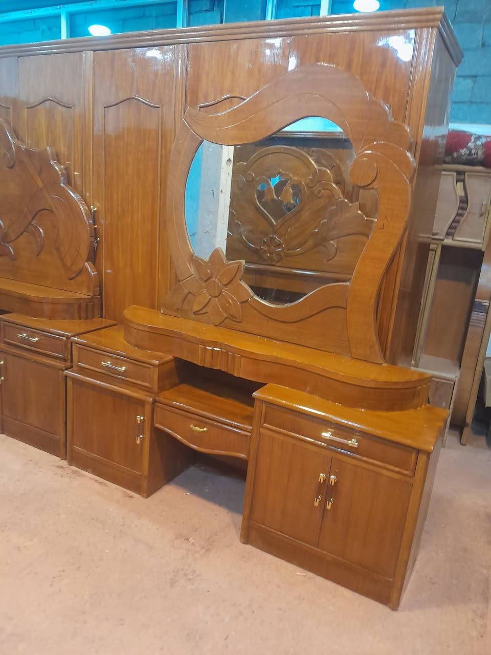 غرفه ام خمسه نجاره اخت الجديده السعر خمسميه الف وبيه مجال الحله ابو غرق وتساب او تصال ***********مصطفى النجار
