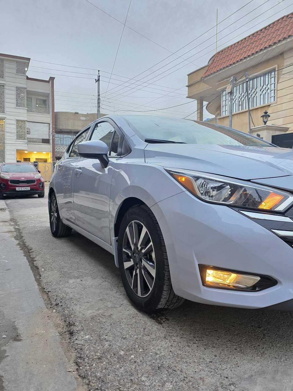 السلام عليكم ....
نيسان فيرسا للبيع 
ماشيه 12 الف مايل 
السياره وارد امريكي حادثها خلفي بيهه صبغ مكان الرقم الصندوك والدعاميه الخلفيه و الوجهه مال بدنه الخلفيه 
صور الحادث موجوده بالمنشور 
السياره لون ممبيز سمائي 
موصفات السياره 
بصمه 
كامره 
شاشه 
حساس خلفي 
رادرات 
نقطه عمياء 
وقوف ذاتي عند السرعة
وقوف ذاتي عند الرجوع 
كروس سرعة او مثبت سرعة 
سياره جديده جداً واني مستوردهه
مابيهه اي نقص حتى ارضياتهه تفصال
مسويهن  
الاستفسار الاتصال
 على هذه الرقم👇👇
***********
