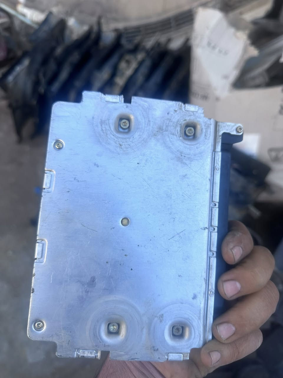 عقل مكينه525 مسكر فانوس. شرط حاويه. بصره ***********
