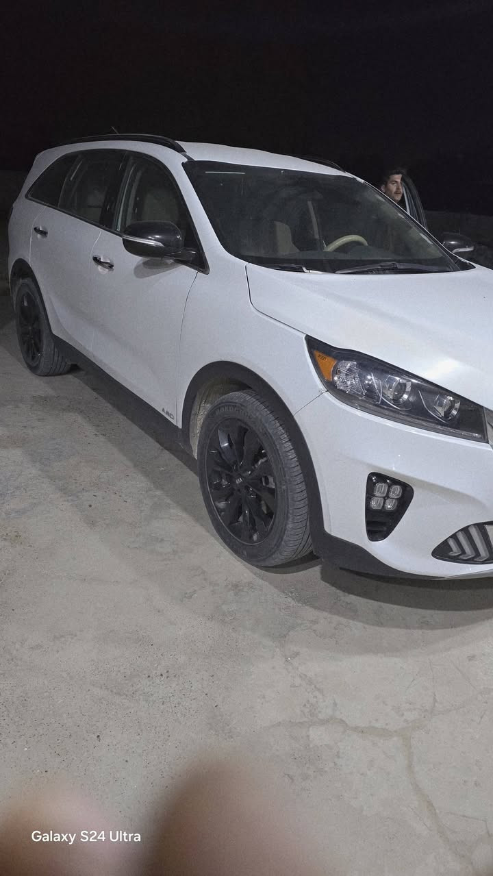 السلام عليكم
سورينتو وارد امريكي محرك 6 سلندر دفع رباعي كامل مواصفات عدا الفتحه


**إذا كنت صاحب هذا الإعلان وتريد حذفه لأي سبب، رجاءا أرسل رسالة إلى الدعم الفني**