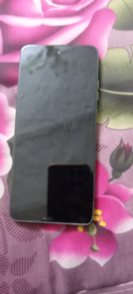 من رخصت الادمن مبايل البيع نضيف اخو جديد السعر ٢٠٠و بي مجال قليل***********
