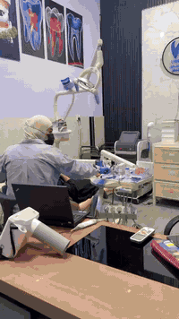 طبيب أسنان • البلديات شارع 30 • بناية الجواد