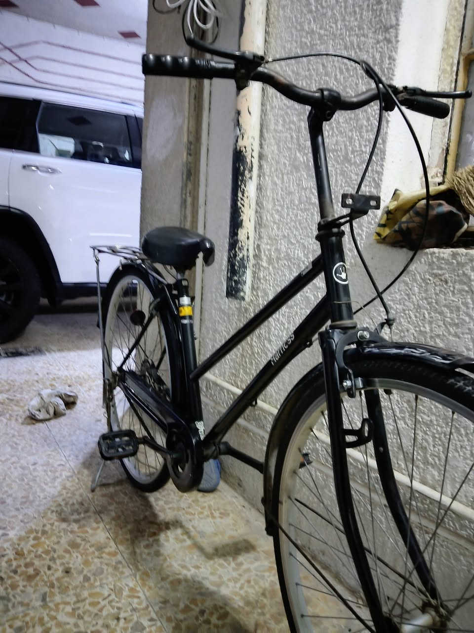 سلام عليكم باسكل للبيع نوع ياباني اصلي سعر 50 قفل ما ابي عطل بس تاير ورا ابنجر مكان  مكان بياع مقابل تقاطع درويش الاعلام المو شراي لا يراسلني رقم َ*********** او مراسله الحساب
