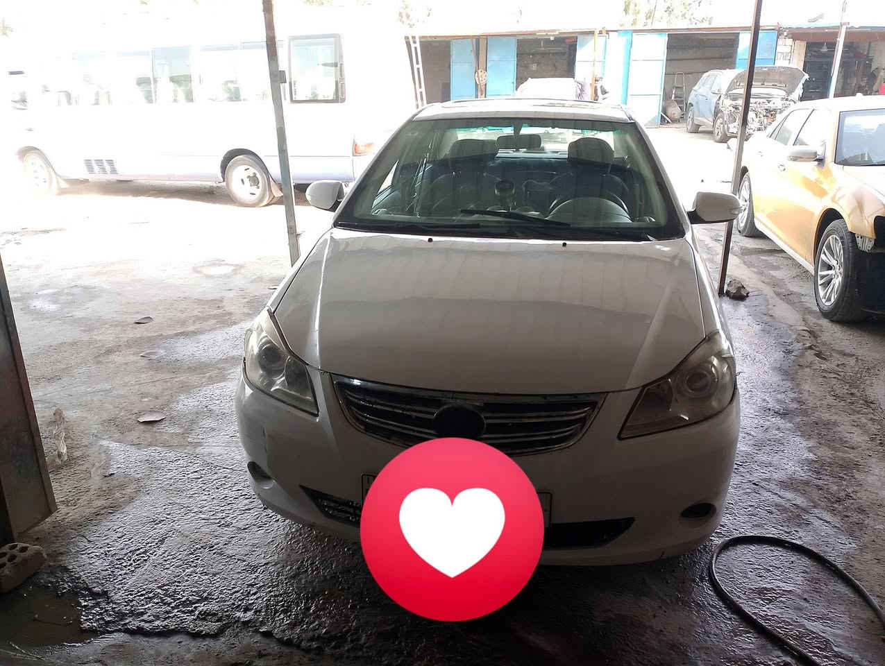 السلام عليكم بي وأي دي G3 موديل 2013 السيارة خير من الله مصبوغة عام كير اوتوماتيك السعر 42وبيهة مجال الشراي يتصل الرقم ***********
