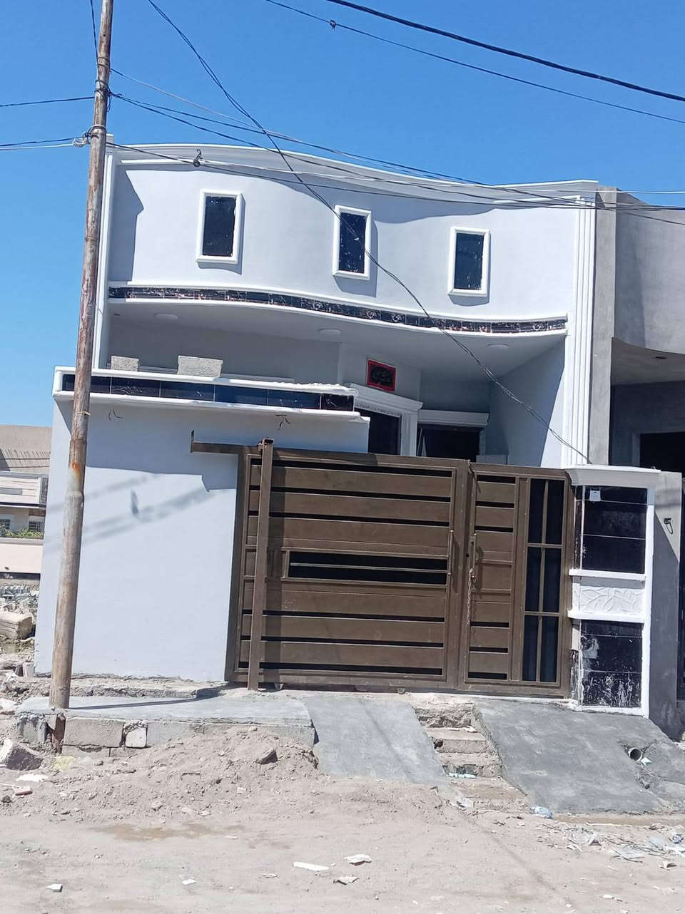 مشتمل للبيع مساحة 100 حديث طابو صرف كاطون الرحمة منطقة ال 13000. السعر 70  للاتصال‏‪***********‬‏
