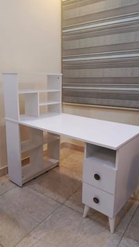 للبيع ميز مكتبة مستعمل نظيف جداد مابي اي اضرار تركي المنشأ ب١٨٥ وبي مج...