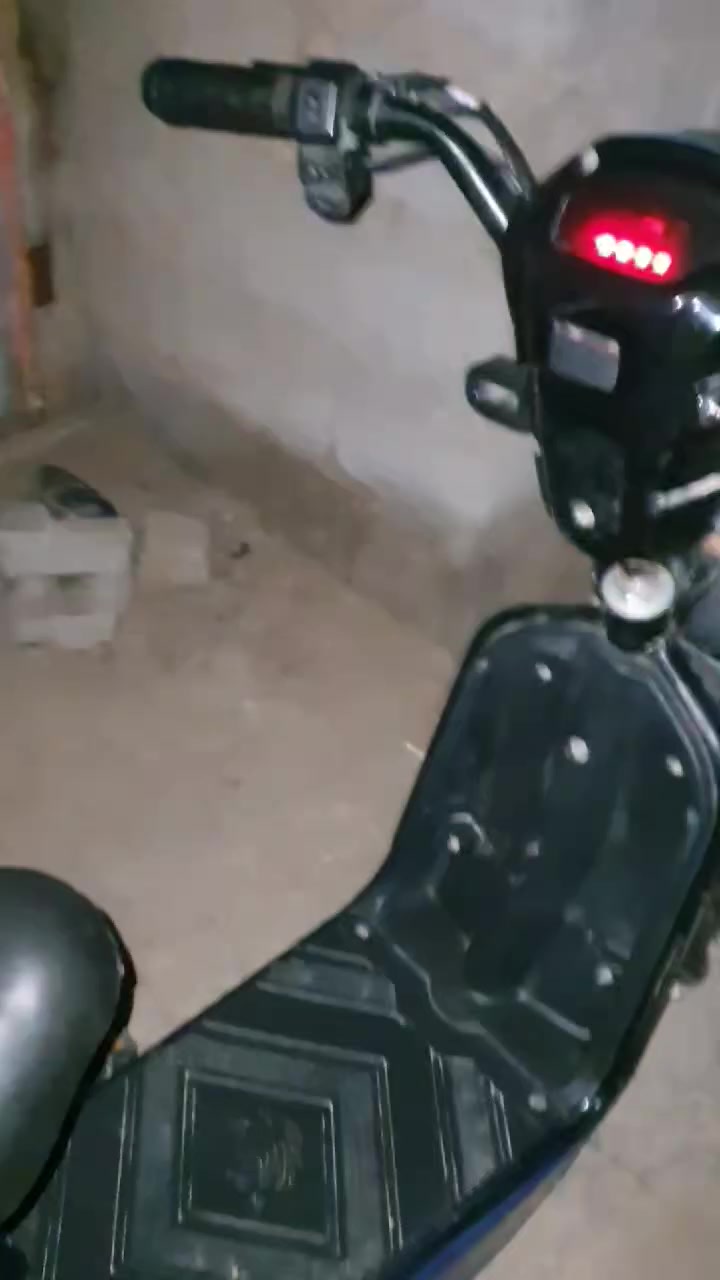 دراجه حجم 14 للبيع جديده بطاريت جدد توني اخذتهن 120 وتاير جديد  سعر 325 وبيه مجال


**إذا كنت صاحب هذا الإعلان وتريد حذفه لأي سبب، رجاءا أرسل رسالة إلى الدعم الفني**