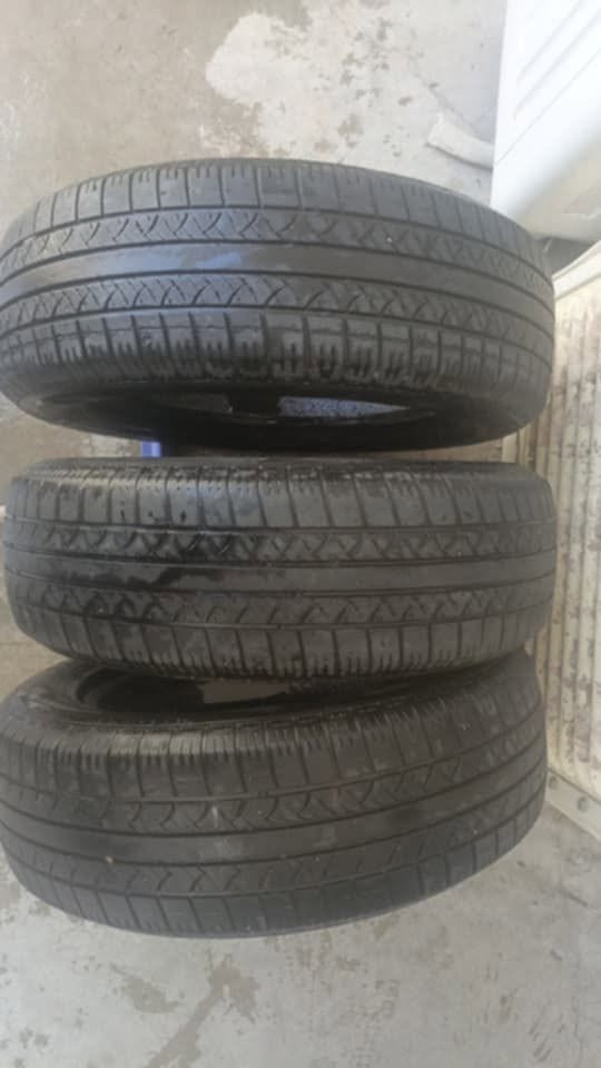 تايرات لوك عدد ٣
للبيع قياس 175/65/14


**إذا كنت صاحب هذا الإعلان وتريد حذفه لأي سبب، رجاءا أرسل رسالة إلى الدعم الفني**