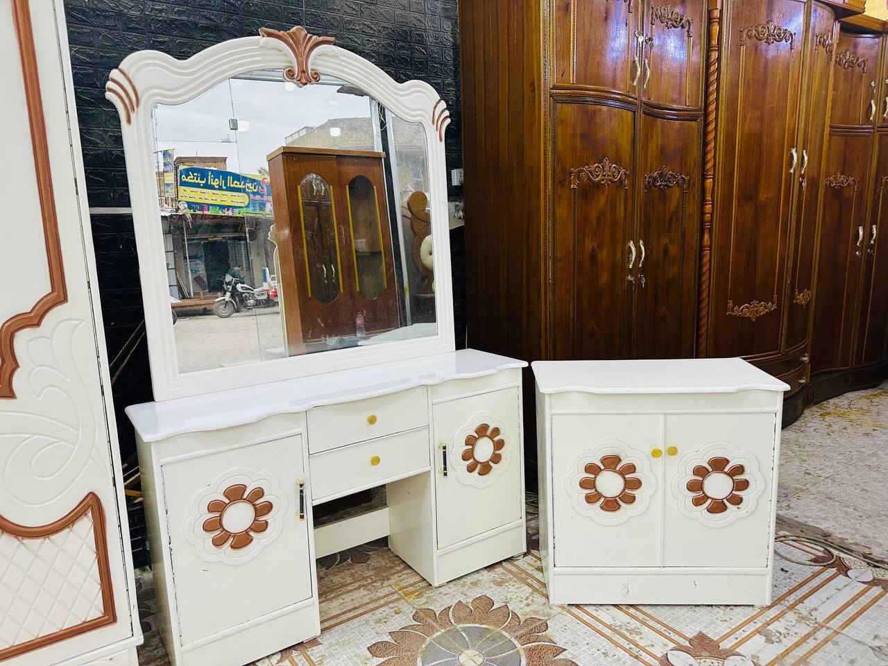 غرفه نوم ام السته طابق واحد صبغ حراري أوف وايت ستعمال قليل عنوانه كوت حي الجهاد شارع النجارين نجارة ومعرض الحجامي الاتصال او مراسلة الصفحه ***********
