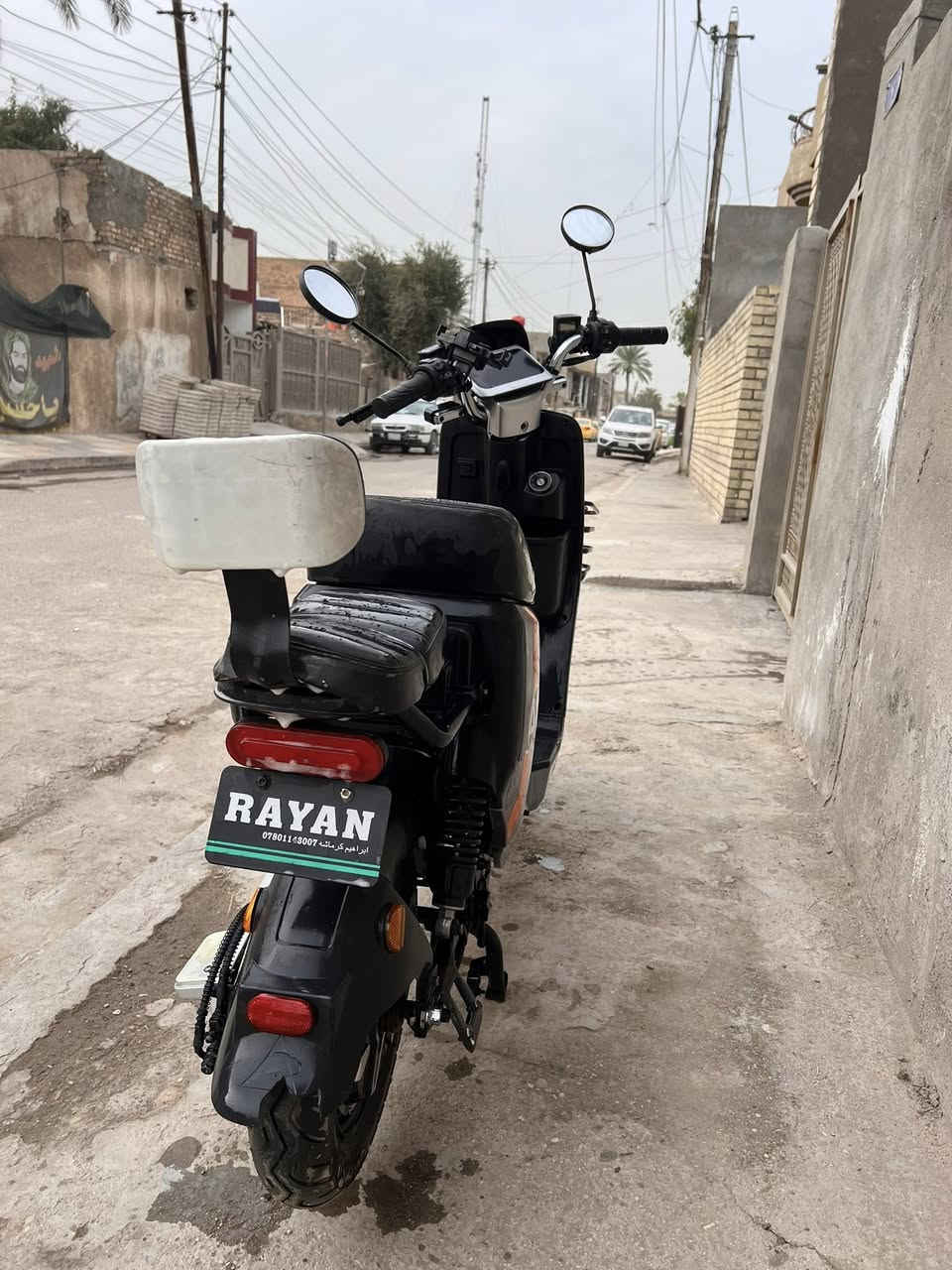 السلام عليكم
للبيع دراجه ريان A8

5 باتريات 28امبير 
الباتريات هابطه يعني تاخذهه 
تبدل بس باتريات الدراجه شغاله 
ملف 1200
2 سويج 
2 بصمه 
مثبت هاتف وشاحن 
دبل اشاره 
نظام الرجوع للخلف 
4 نمر 
الدراجه تمشيك 60 كيلو حقيقي 
وسرعتهه 60
السعر 200 وبيهه مجال 
الدراجه عوزهه بس باتريات 
للاستفسار الاتصال 
***********
