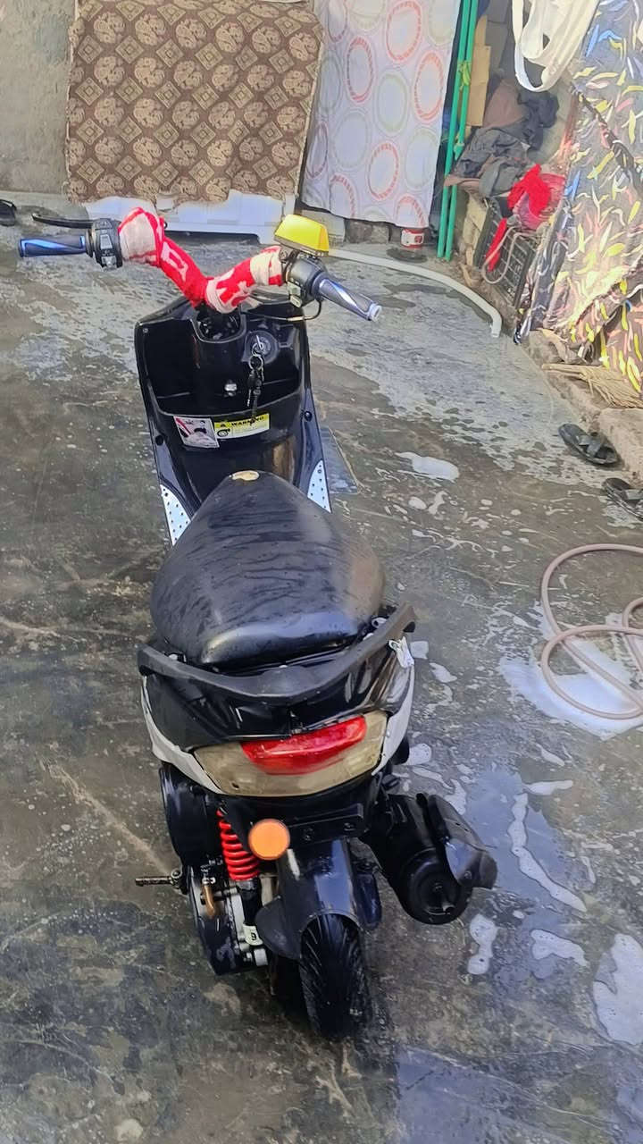 السلام عليكم عندي دراجه للبيع سعر 350 وبها مجال الواني اسكندريه راسل على الواتساب ***********
