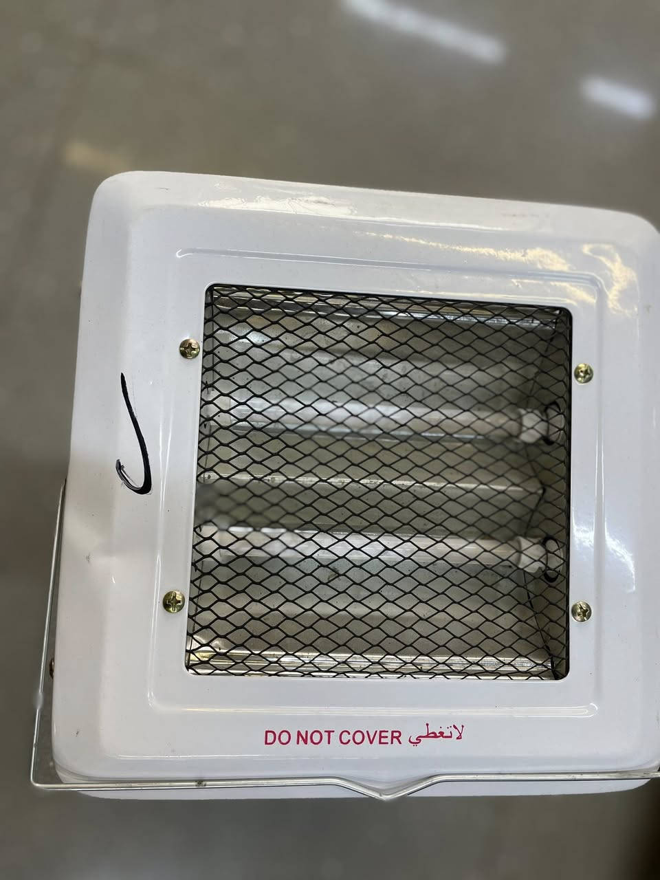 لماذا تختار صوبة عماس؟
• توزيع حراري 360 درجة: تدفئة من جميع الجهات بفضل شمعات الكوارتز عالية الجودة.
• نظام أمان متطور (الحساس): مزودة بحساس أمان ذكي يفصل التيار فوراً عند السقوط أو الميلان، لراحة بالك وبال عائلتك.
• كفاءة في استهلاك الطاقة: تحكم كامل في عدد الشمعات المشغلة لتناسب احتياجك وتوفر في الكهرباء.
• تصميم "التنكة" المتين: هيكل قوي مقاوم للصدأ، مصمم ليدوم طويلاً بلمسة عصرية بيضاء تناسب كل زاوية في منزلك.
• سهولة الحركة: مزودة بعجلات قوية لتنقل الدفء معك أينما كنت بكل سهولة.

متوفر جمله ومفرد 
توصيل لكافة محافظات العراق 
واتساب ***********
