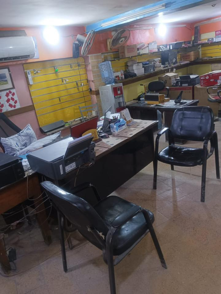 للإيجار محلين تجاريين في العشار – موقع مميز
يوجد محلين تجاريين للإيجار في العشار – ساحة أم البوم مقابل شرطة الإمام علي والهلال الأحمر، موقع ممتاز على الشارع العام وحركة قوية، مناسب لمختلف أنواع المشاريع.

🏬 المحل الأول (أرضي): المساحة 2×3 متر  
🏬 المحل الثاني (فوك/طابق ثاني): المساحة 7×5 متر  

💰 الإيجار: 1,000,000 دينار للمحل الواحد (قابل للتفاوض)  

📍 الموقع: العشار – ساحة أم البوم  
📌 مقابل شرطة الإمام علي والهلال الأحمر وعلى الشارع العام  

للاستفسار والتواصل:  
📞 ***********
