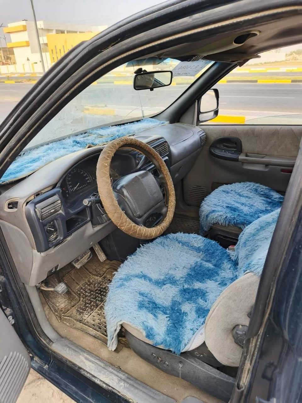 شوفر افنجر للبيع تفاصيل اتصال *********** سياره ٧ راكب مكانها بغداد
